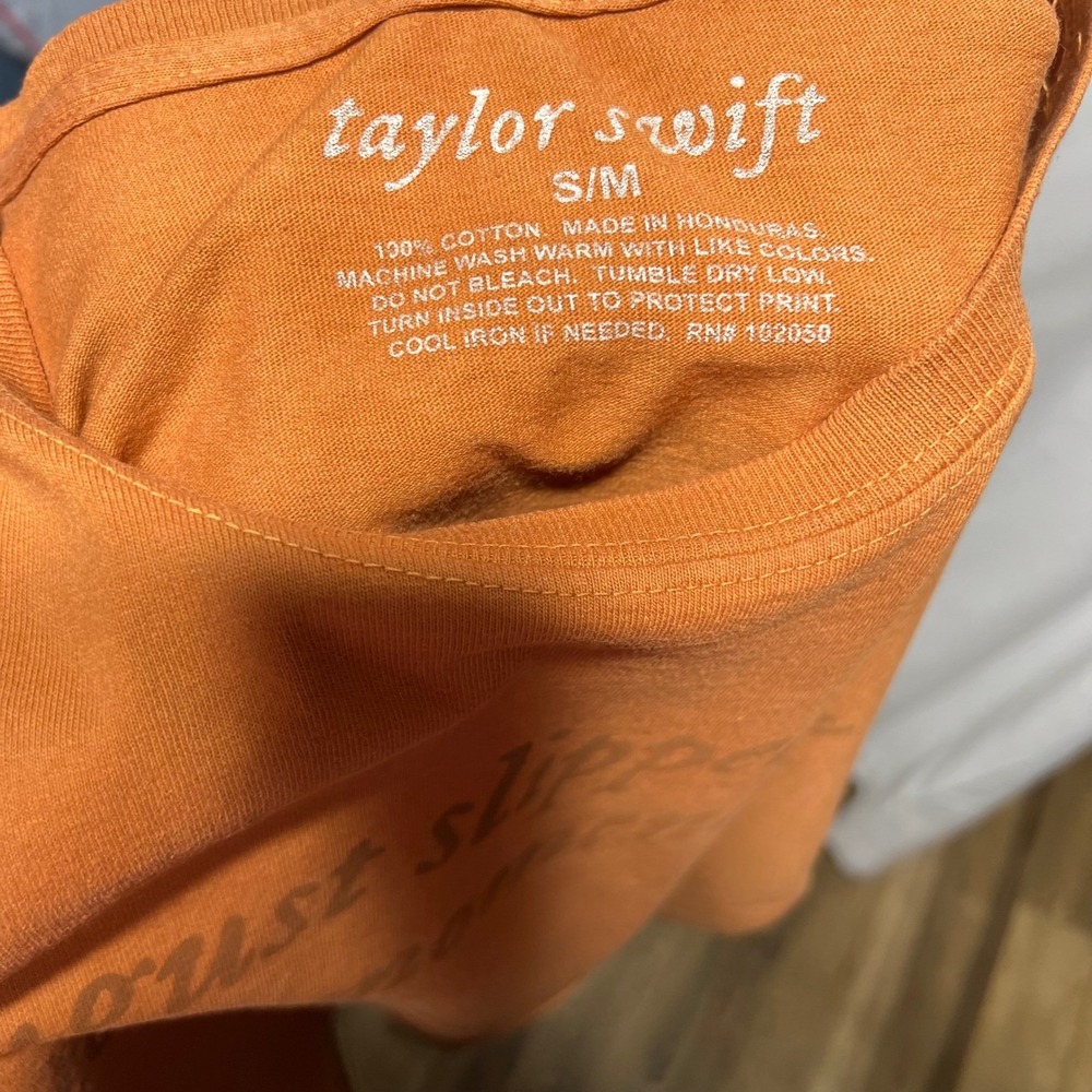 Taylor Swift Folklore August Slipped Away Cropped T-Shirt Orange Womens S/M - Picture 4 of 7